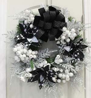 DIY Black & White Christmas Wreath